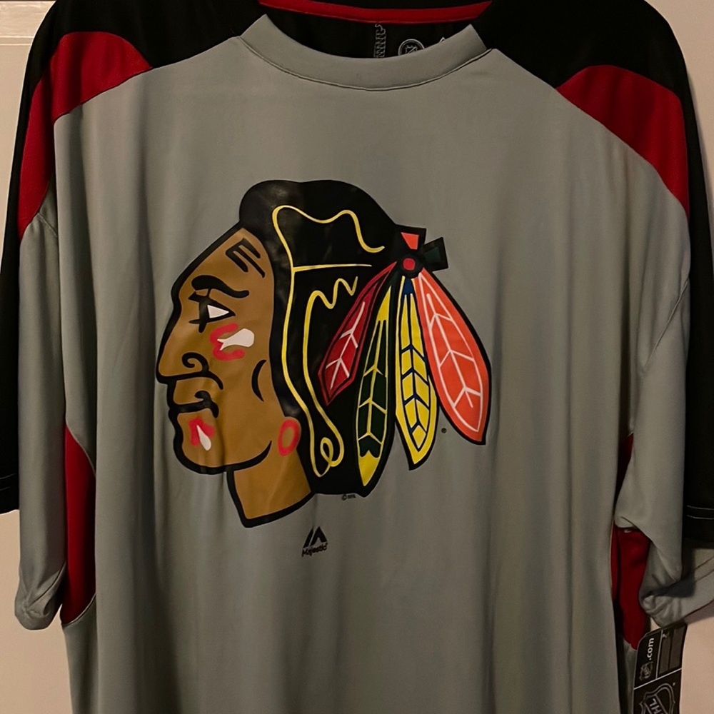 Blackhawks  t-shirt